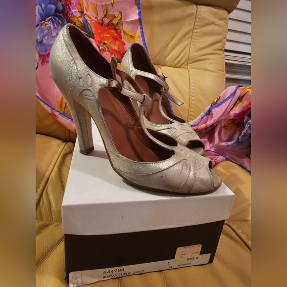Marc Jacobs Women's Silver Peep Toe Heels - Picture 3 of 4